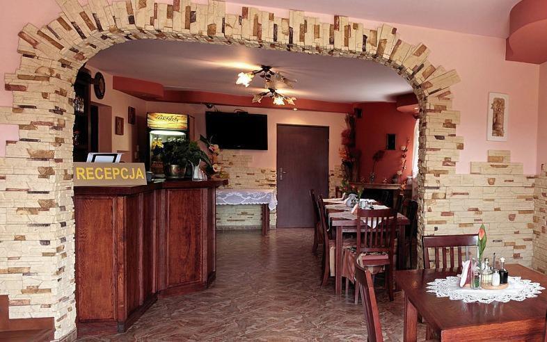 Hotel Mily Krosno Exterior foto